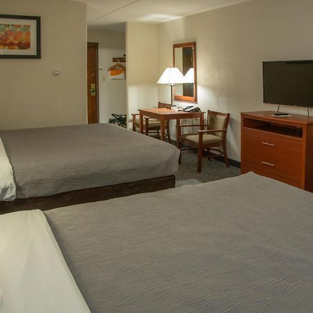 Quality Inn Stadium Area Green Bay Buitenkant foto