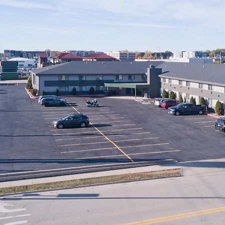 Quality Inn Stadium Area Green Bay Buitenkant foto