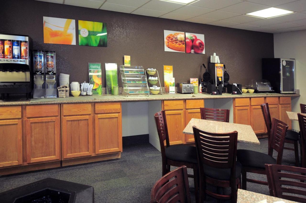 Quality Inn Stadium Area Green Bay Buitenkant foto