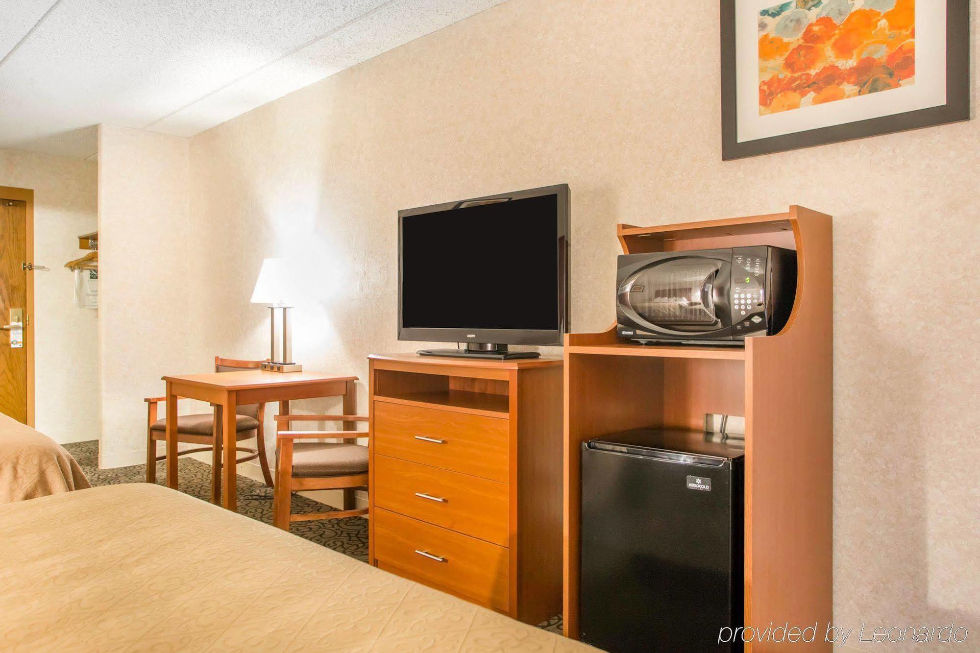 Quality Inn Stadium Area Green Bay Buitenkant foto