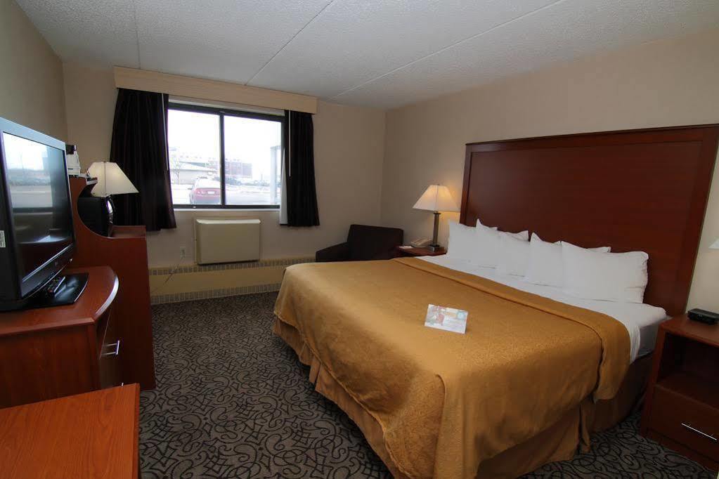 Quality Inn Stadium Area Green Bay Buitenkant foto